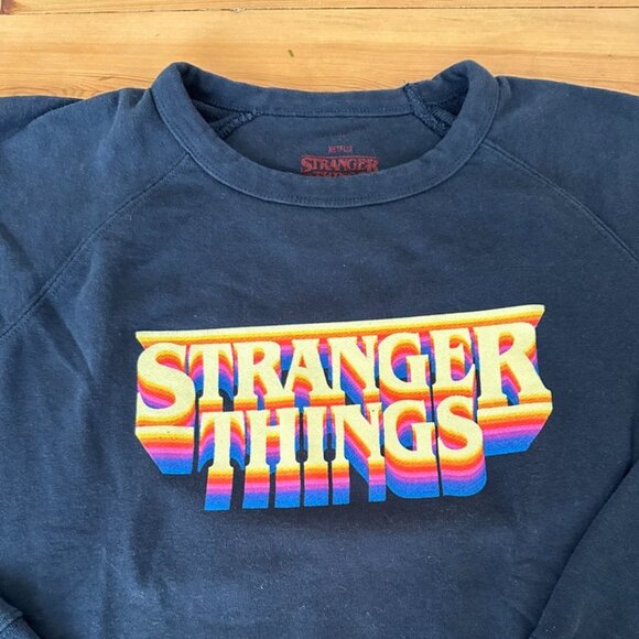 Stranger Things crewneck fleece pullover sweatshirt size M NETFLIX - Picture 3 of 4